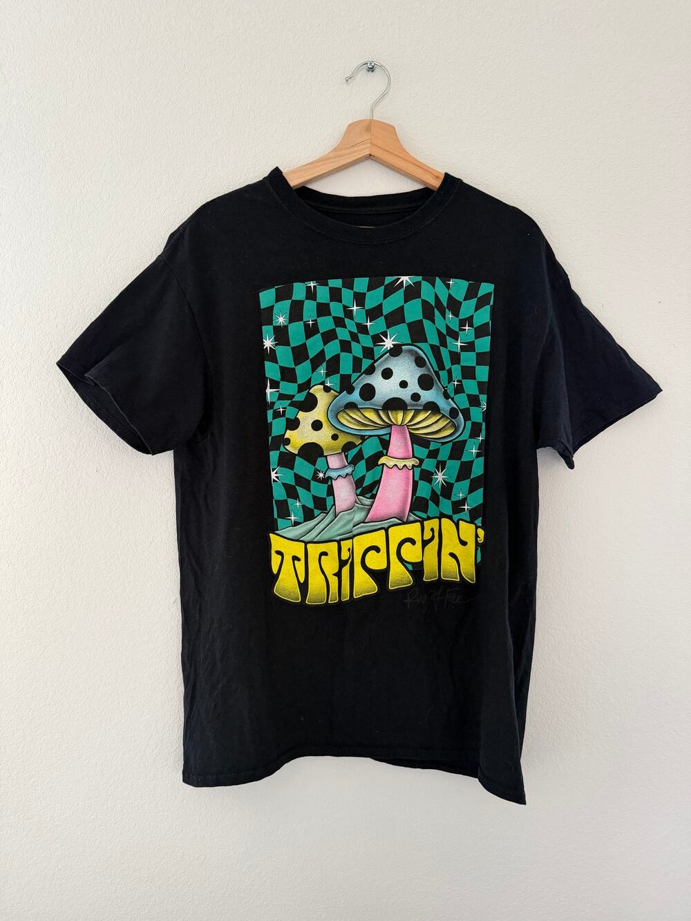 Ring of Fire Trippin Mushroom Psychedelic Graphic Black T-Shirt Size L